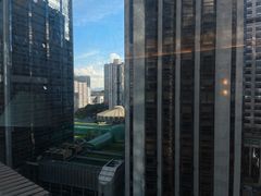 -深圳富苑皇冠假日套房酒店