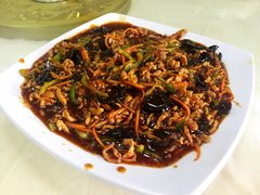 鱼香肉丝-横道佛手居筋饼店