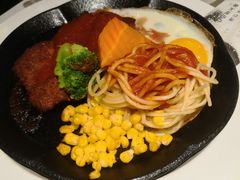 -汤姆家的牛排意面披萨(新城市广场店)