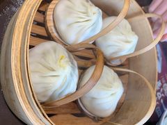 四只蟹黄-锡笼记·无锡小笼(水岸店)