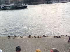 -多瑙河畔鞋履雕塑