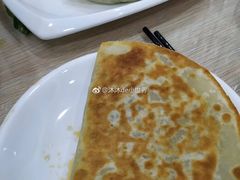 韭菜鸡蛋素合子-绿岛酒楼(小海地店)