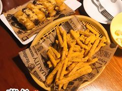 -BHC炸鸡(明洞总店)