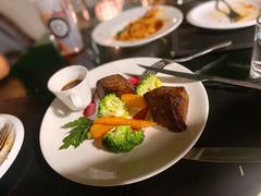 澳洲谷饲菲力牛排配烤制精品蔬菜-EATALIA意塔利意式餐厅(鼓楼店)