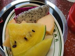 -四囍码头海鲜烧烤自助火锅(外滩南京东路悦荟广场店)