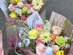 -何兮花店·气球派对鲜花店(马桥银春路万科城店)