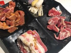 肉多多拼盘C-本家韩国烤肉(青岛万象城店)
