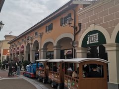 -佛罗伦萨小镇广佛名品奥特莱斯(疏港路店)