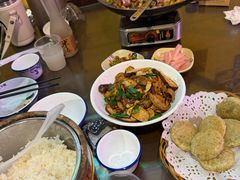 -富正毅三下锅·湘西韵味(天门山索道店)