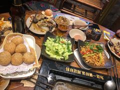 -老牌坊云南鱼豆花火锅(爱建店)