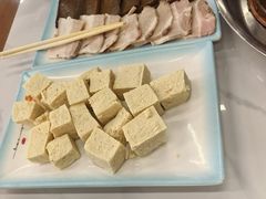 -一口猪海鲜浑锅·东北家常菜