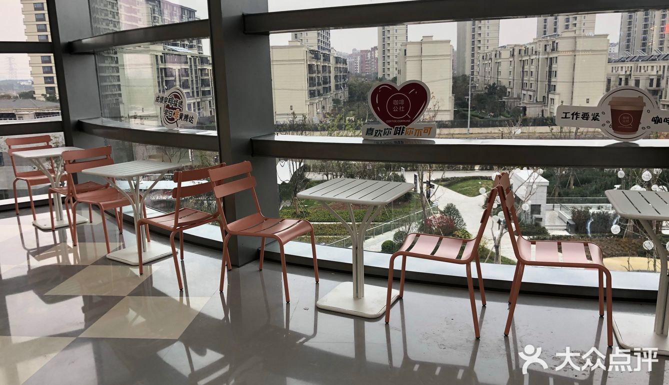 正好赶上开业活动多，所以人还挺多