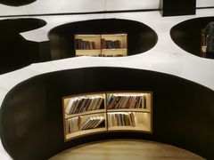 -涨巢·潮玩水疗局