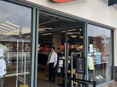 -NIKE上海青浦优选体验店