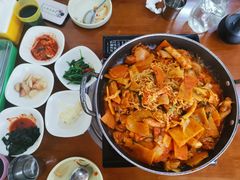 -亲昵春川鸡排(韩国美食街店)