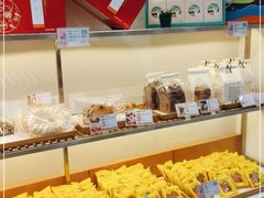 面包甜点陈列柜-清真全盛斋传统糕点(许士庙店)