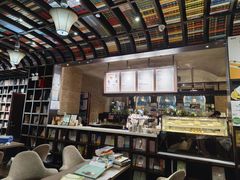 -钟书阁(松江泰晤士小镇店)