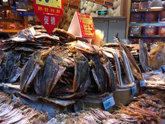 各种鱼干类商品很丰富-大润发(国兴店)