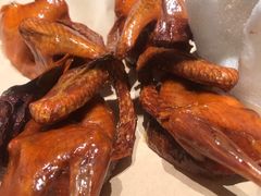 脆皮乳鸽-鸽子侯·家宴·平价海鲜(市图书馆店)