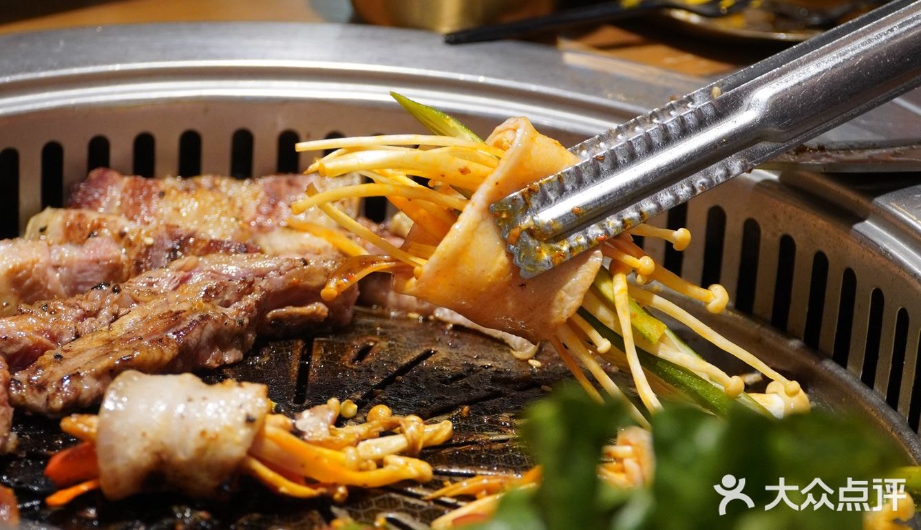 成都探店|老板，来一份82年的烤肉