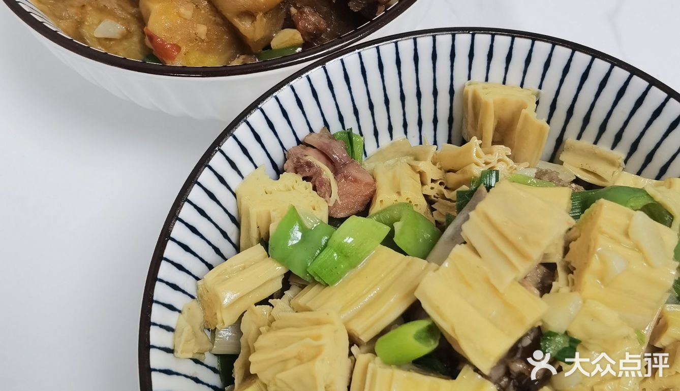 酒深不怕巷子深，我愿称之为网红打卡小碗菜店！