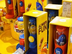 -m豆巧克力世界(上海世茂广场店)