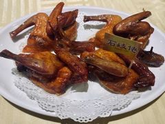 招牌烤乳鸽-石岐佬中山菜馆(张溪店)