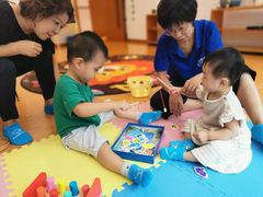 -抱抱熊托育中心(大悦城店)