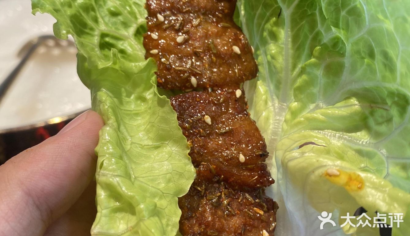 我们三个女孩子点了这个套餐 量很多九宫格肉眼可见的新鲜