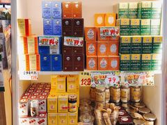 -曼谷四叶草彩妆&纪念品  (chitlom)