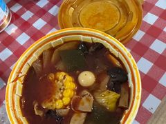 -老牌坊云南鱼豆花火锅(爱建店)