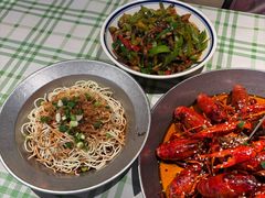 -巴厘龙虾·榜首油焖大虾(音乐学院·沿江酒馆店)