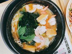-灵芝妹子海鲜米线(香炉礁山姆店)