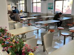 -上汽荣威体验中心(徐汇东安路店)