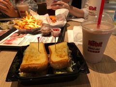 -The Habit Burger Grill 哈比特汉堡(复兴soho店)