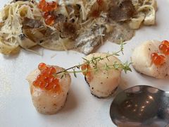 -Chom Cafe and Restaurant