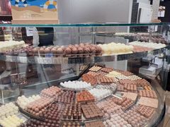 -Laderach 莱德拉(上海环贸iapm店)