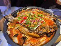 -鸣记脆皮烤鱼·海鲜烤鱼(三八广场店)