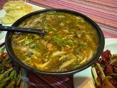 -香巴拉云南餐厅(华莱坞店)