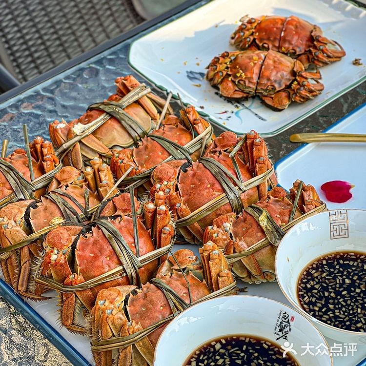 永远可以相信苏州的浪漫🥀稻田边吃大闸蟹