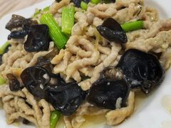 木耳炒肉-洪霞餐馆