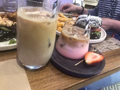 -FLOVIE FLORIST CAFE