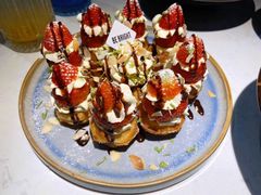 草莓忌廉华夫饼-BE BRIGHT KITCHEN(正佳广场店)