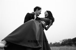 俏皮可爱-巴黎婚纱摄影工作室