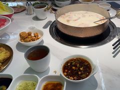 -洪氏嗨捞·广东猪肚鸡·椰子鸡火锅(西咸万象城店)