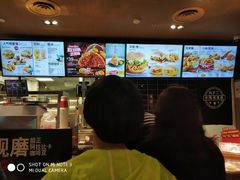 -肯德基(中纬店)