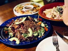藜麦牛油果色拉-MARU玛露音乐餐厅(前滩世贸店)
