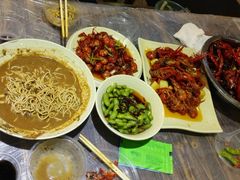 -巴厘龙虾·榜首油焖大虾(音乐学院·沿江酒馆店)