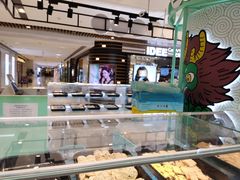 面包甜点陈列柜-上海哈尔滨食品厂(合生汇店)