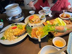 -大头虾越式风味餐厅(光明广场店)